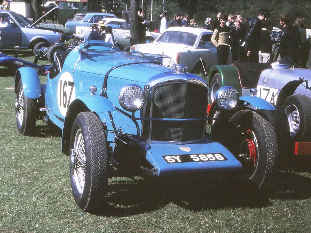 Name:  171_0502_167 Bentley.jpg
Views: 3139
Size:  156.3 KB