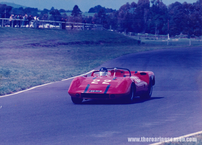 Name:  Geoff Mardon, Stanton Corvette, Pukekohe 1967-68.jpg
Views: 1840
Size:  113.6 KB