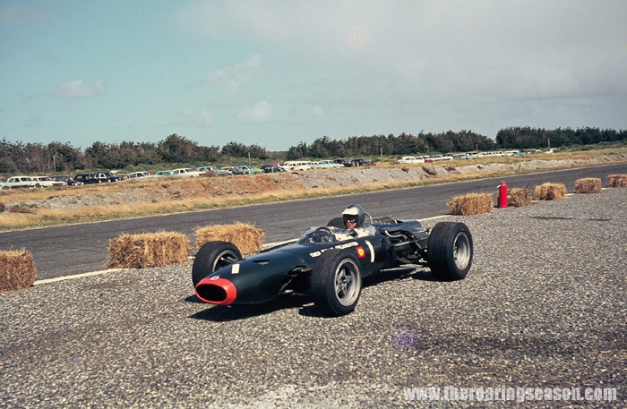 Name:  Richard Attwood BRM P261.jpg
Views: 1891
Size:  146.1 KB