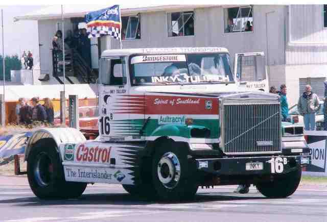 Name:  1 Volvo White GMC (Inky Tulloch).jpg
Views: 2617
Size:  24.7 KB