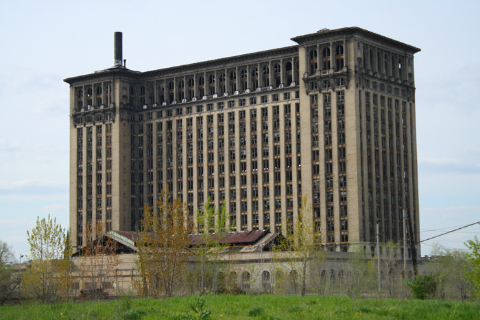 Name:  michigan central station now.jpg
Views: 1273
Size:  156.2 KB