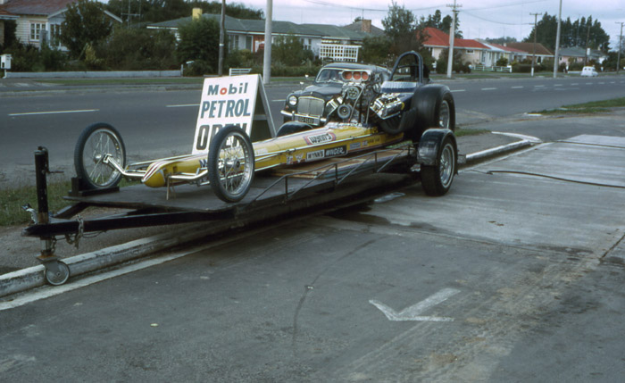 Name:  Dragster Hamilton Jun 71.jpg
Views: 2598
Size:  92.9 KB