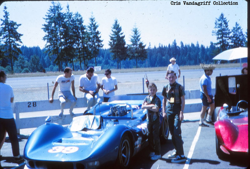 Name:  HSC Mk1 on Grid With Kids at 1967 Kent USRRC Credit Vandagriff.jpg
Views: 1647
Size:  131.4 KB