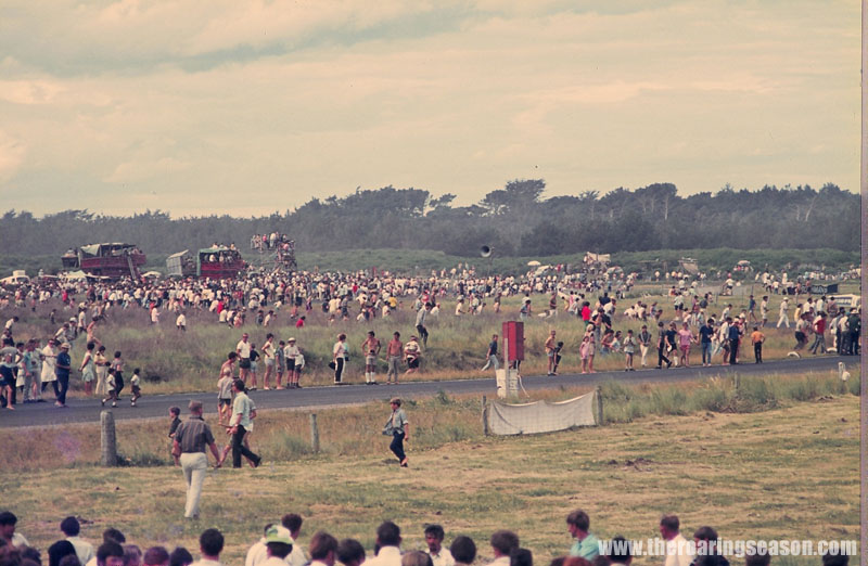 Name:  1970 crowd.jpg
Views: 1286
Size:  120.2 KB