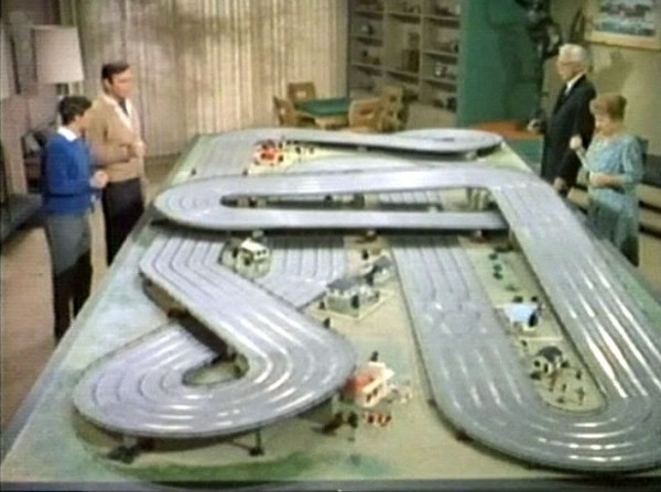 Name:  BatmanSlotCarIceSpy-600x447.jpg
Views: 2895
Size:  62.6 KB