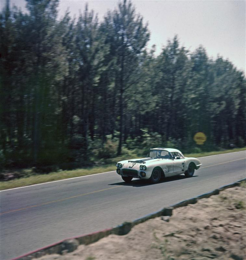 Name:  27474_0_2_photo_1960 Cunngham Corvette  courtesy of Lance Miller.jpg
Views: 849
Size:  136.8 KB