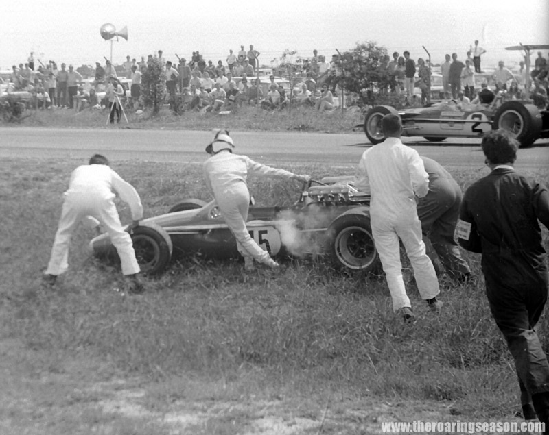 Name:  1969 TASMAN SANDOWN JOHN HARVEY RETIRES RINDT DRIVES ON.jpg
Views: 1723
Size:  119.4 KB