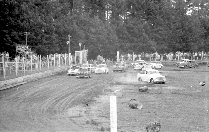 Name:  Pace Car lets them Go.jpg
Views: 4147
Size:  154.7 KB