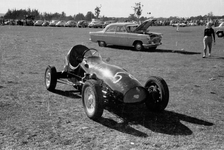 Name:  Chris_Amon_A40_Special_1s.jpg
Views: 1503
Size:  168.9 KB