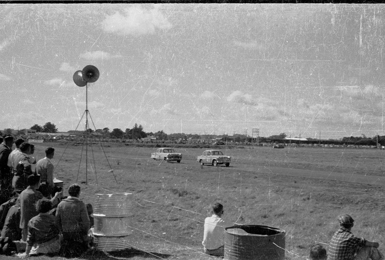 Name:  Singer_Gazelle_Ford_Zephyr_s.jpg
Views: 1366
Size:  170.3 KB