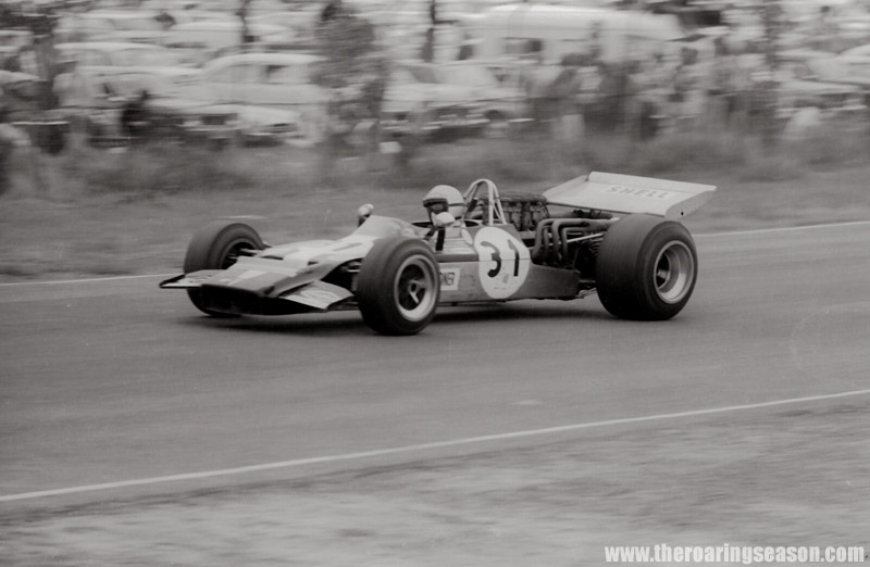 Name:  1971 SANDOWN TASMAN Scan-121118-0013 FRANK GARDNER LOLA 192.jpg
Views: 2154
Size:  77.9 KB