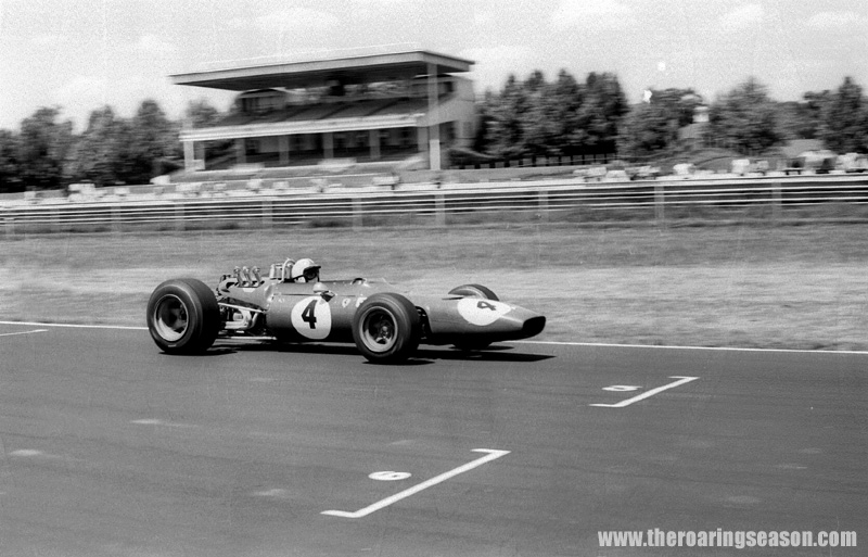 Name:  1968 TASMAN  WARWICK FARM  CHRIS AMON 246T.jpg
Views: 1465
Size:  147.8 KB