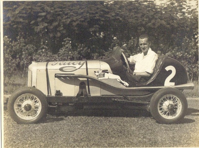 Name:  Jack Boot - Riley Special  cinder track Huntly mid 1940's #2 17-05-2015 02;16;37PM (640x475).jpg
Views: 12892
Size:  141.2 KB