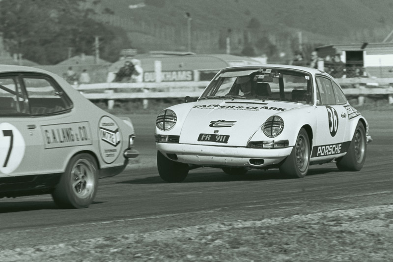Name:  1975 Bay Park August Glenvale 200 - Porsche 911 -Graham Rendell photo 758.3.10.jpg
Views: 968
Size:  114.0 KB