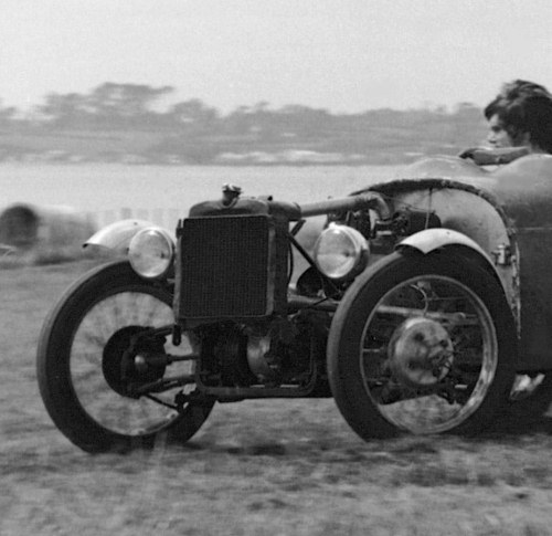 Name:  BSA on Grass (2) Close up (500x485).jpg
Views: 1975
Size:  77.9 KB