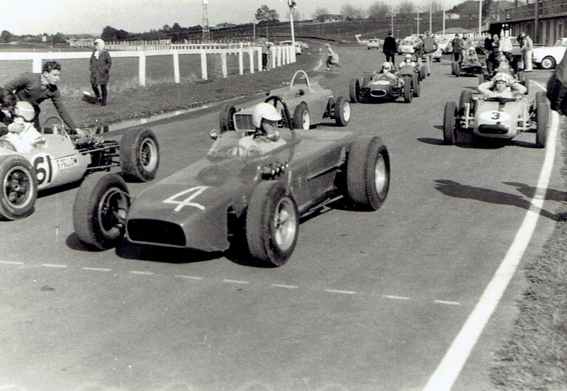 Name:  Pukekohe Club circuit meeting 67-68  #3, single seater dummy grid   CCI30082015 (3) (800x552).jpg
Views: 1107
Size:  144.4 KB