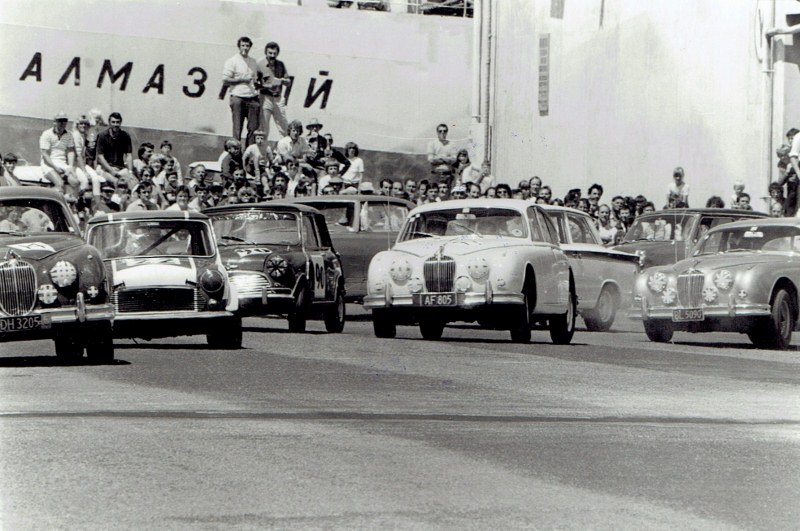 Name:  Mini's - Dunedin Revival Meeting January 1984. #4, ODT photo CCI04092015 (3) (800x531).jpg
Views: 1449
Size:  140.9 KB