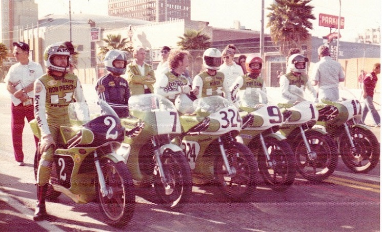Name:  Kawasaki 750 line up at Long Beach 1976.jpg
Views: 1721
Size:  181.8 KB