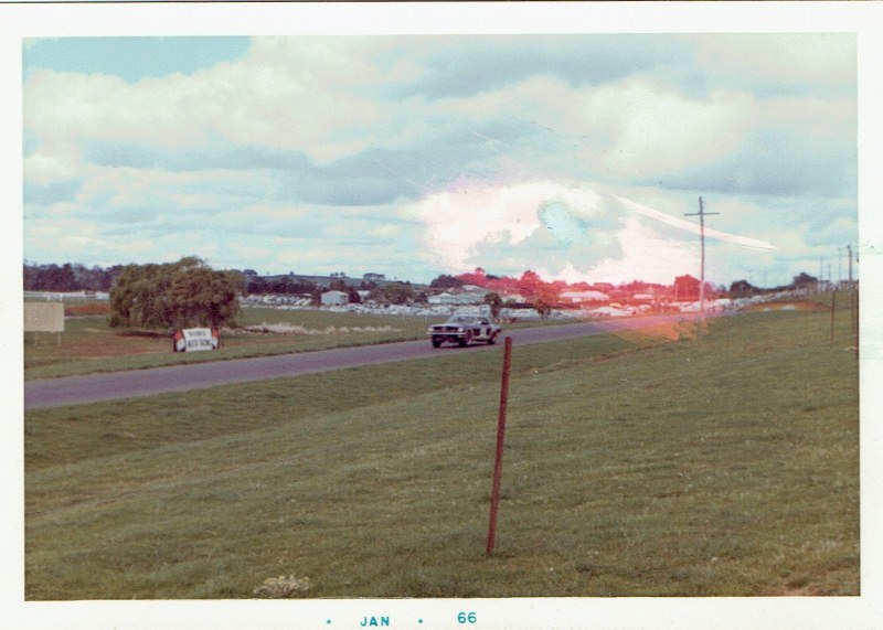 Name:  Pukekohe 1965 Gold Leaf 3 hour Fleetwood Mustang #2, CCI12102015 (800x571).jpg
Views: 6142
Size:  110.6 KB