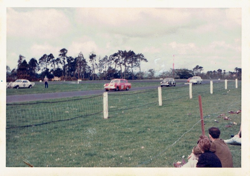 Name:  Pukekohe 1967 Gold Leaf 3 Hour Wills 6 Hour #2, CCI12102015_0001 (800x565).jpg
Views: 5504
Size:  128.8 KB