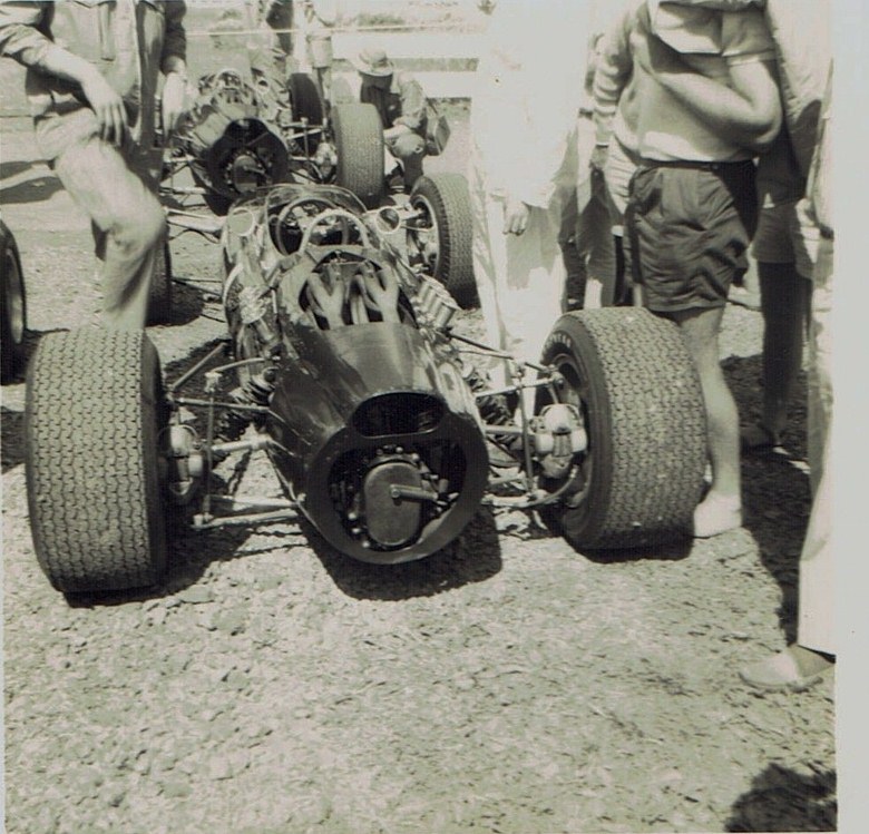 Name:  Pukekohe Jan 1968 #4 BRM 's v2, CCI15102015_0005 (2) (780x749).jpg
Views: 3245
Size:  180.6 KB