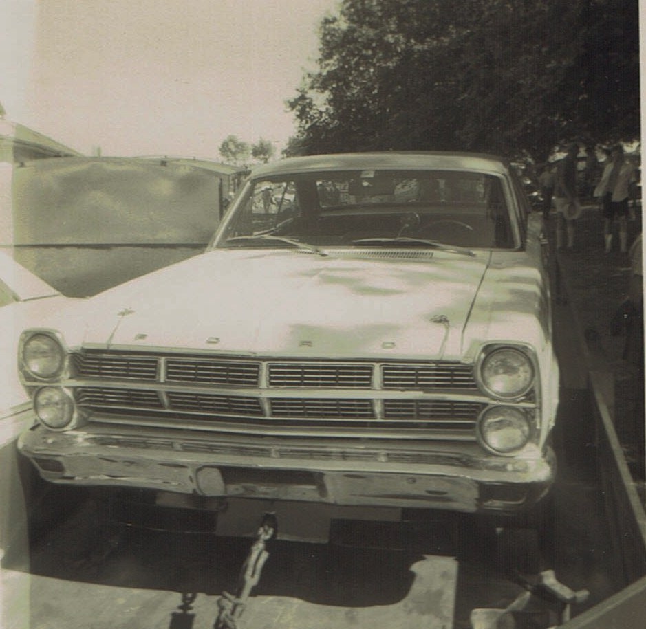 Name:  Pukekohe Jan 1968  GP #6 Ford Galaxie Robbie Francevic v2, CCI15102015_0003 (2).jpg
Views: 3743
Size:  160.4 KB