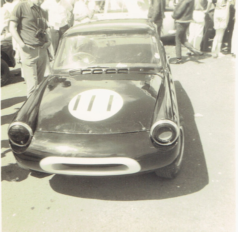 Name:  Pukekohe Jan 1968 GP #15 A40 Farina S Jim Mullins v2, CCI17102015_0002 (2).jpg
Views: 3202
Size:  174.3 KB