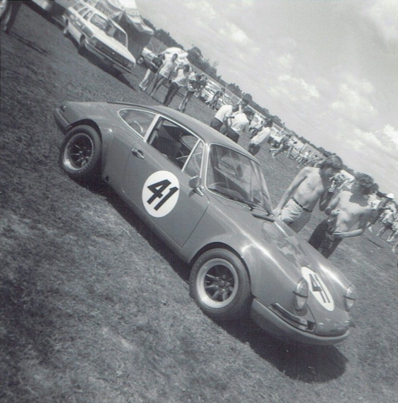 Name:  Pukekohe Jan 1971 GP #6 Porsche 911 Jim Palmer pic #2, v2 CCI18102015_0003 (2) (790x800).jpg
Views: 2853
Size:  157.5 KB