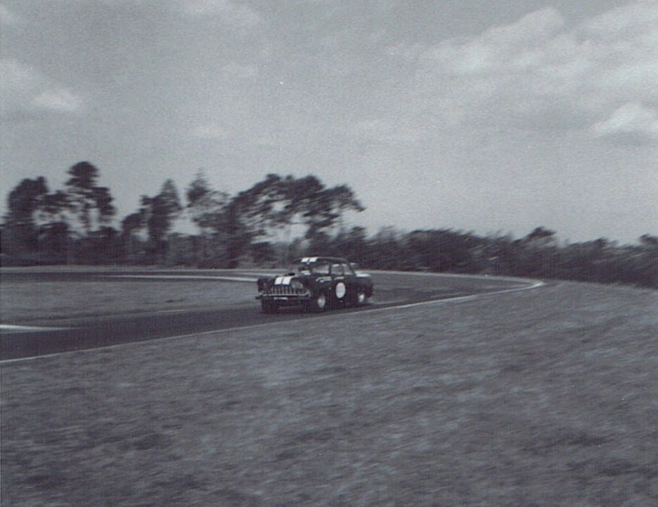 Name:  Pukekohe 1967 #4 Zephyr Corvette Rod Coppins pic 2, v3, CCI19102015_0004 (2).jpg
Views: 2295
Size:  132.7 KB