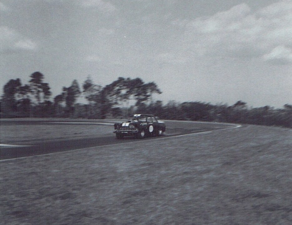 Name:  Pukekohe 1967 #4 Zephyr Corvette Rod Coppins pic 2, v3, CCI19102015_0004 (2).jpg
Views: 1938
Size:  132.7 KB