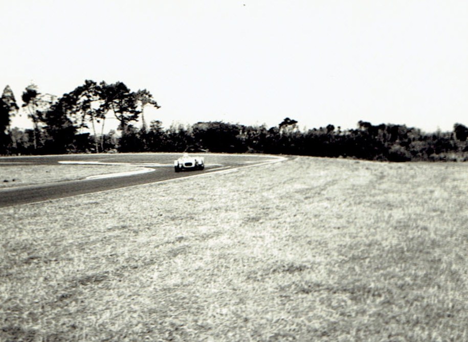 Name:  Pukekohe Dec 1966 #14 Lotus 7 v3, CCI21102015 (2).jpg
Views: 2089
Size:  145.4 KB