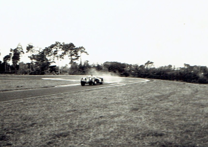 Name:  Pukekohe Dec 1966 #22 Jaguar XK120  2, v3, CCI21102015_0007 (2).jpg
Views: 2501
Size:  109.4 KB