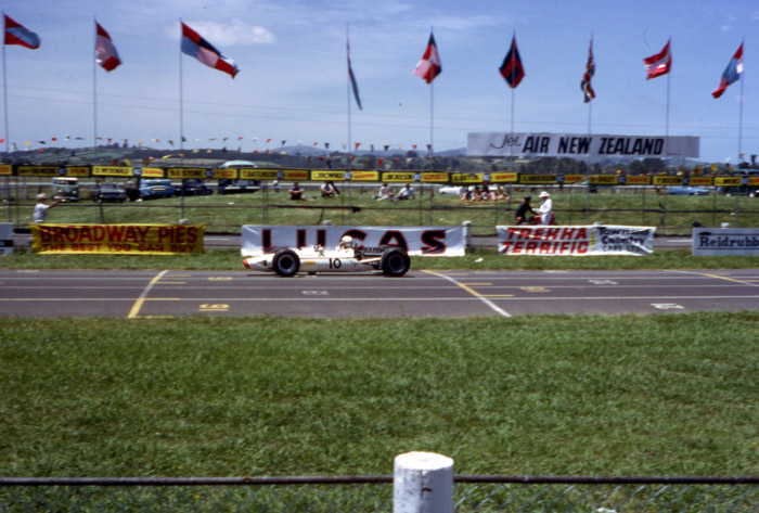 Name:  Peter Hughes Lotus 33 BRM Pukekohe Jan 68.jpg
Views: 2388
Size:  112.2 KB