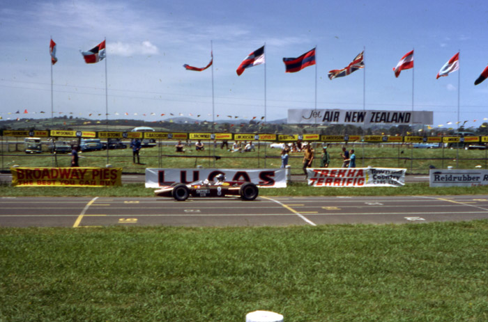 Name:  Piers Courage McLaren M4A FVA Puke Jan 68.jpg
Views: 2734
Size:  105.6 KB