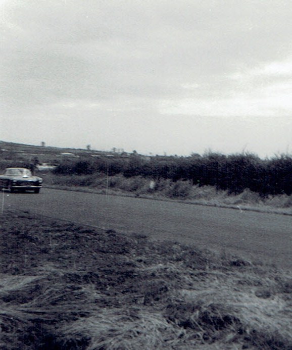 Name:  Pukekohe Jan 1967 GP #9 Clerk of Course Car  v2, CCI13112015_0001 (2).jpg
Views: 1821
Size:  103.1 KB