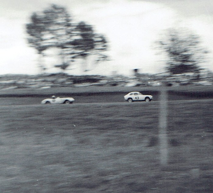 Name:  Pukekohe Jan 1967 GP #11 Sports cars [ Honda s600 ] v2, CCI13112015_0004 (2).jpg
Views: 1846
Size:  104.1 KB