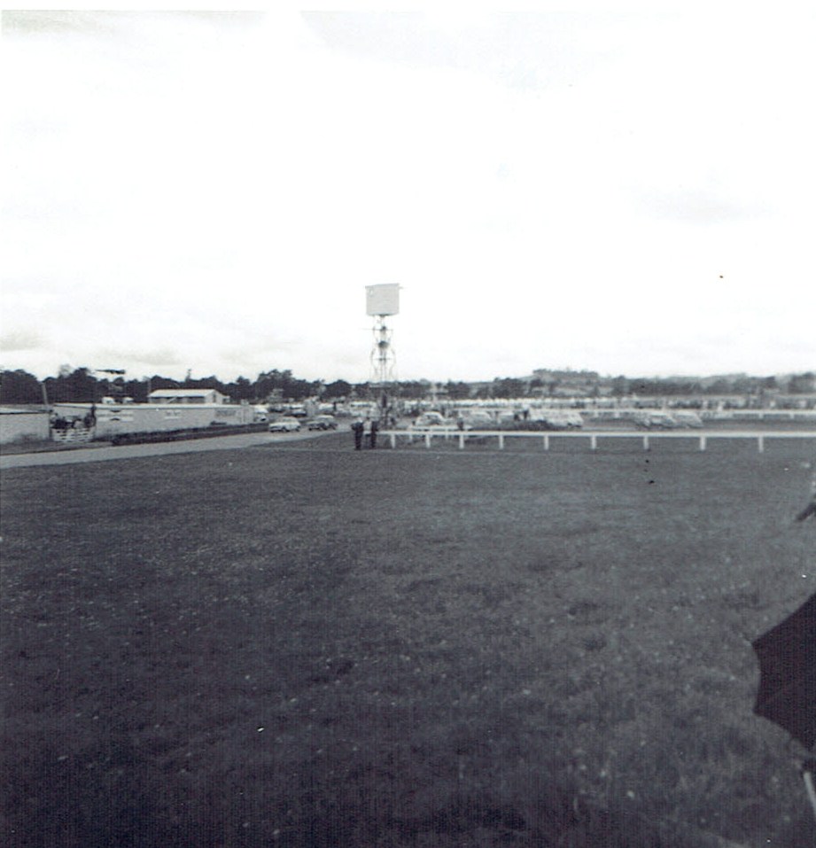 Name:  Pukekohe Jan 1967 #13 Saloons Elbow - Stables corner CCI13112015_0005.jpg
Views: 1473
Size:  138.7 KB