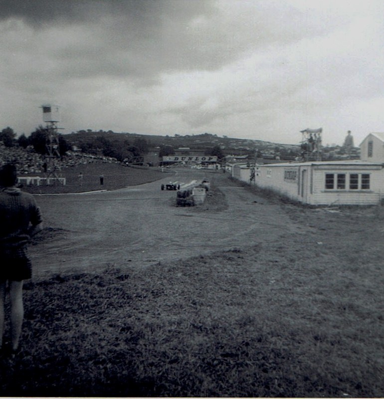 Name:  Pukekohe Jan 1967 GP #14 Stables corner -single seater CCI15112015 (770x800).jpg
Views: 1690
Size:  143.6 KB