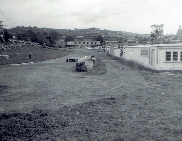 Name:  Pukekohe Jan 1967 GP #14 Stables corner -single seater v2, CCI15112015 (2) (722x560).jpg
Views: 1740
Size:  117.0 KB