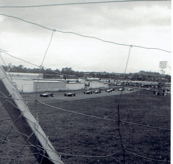 Name:  Pukekohe Jan 1966 GP #16 single seaters  group v2, CCI17112015 (2).jpg
Views: 1909
Size:  114.6 KB