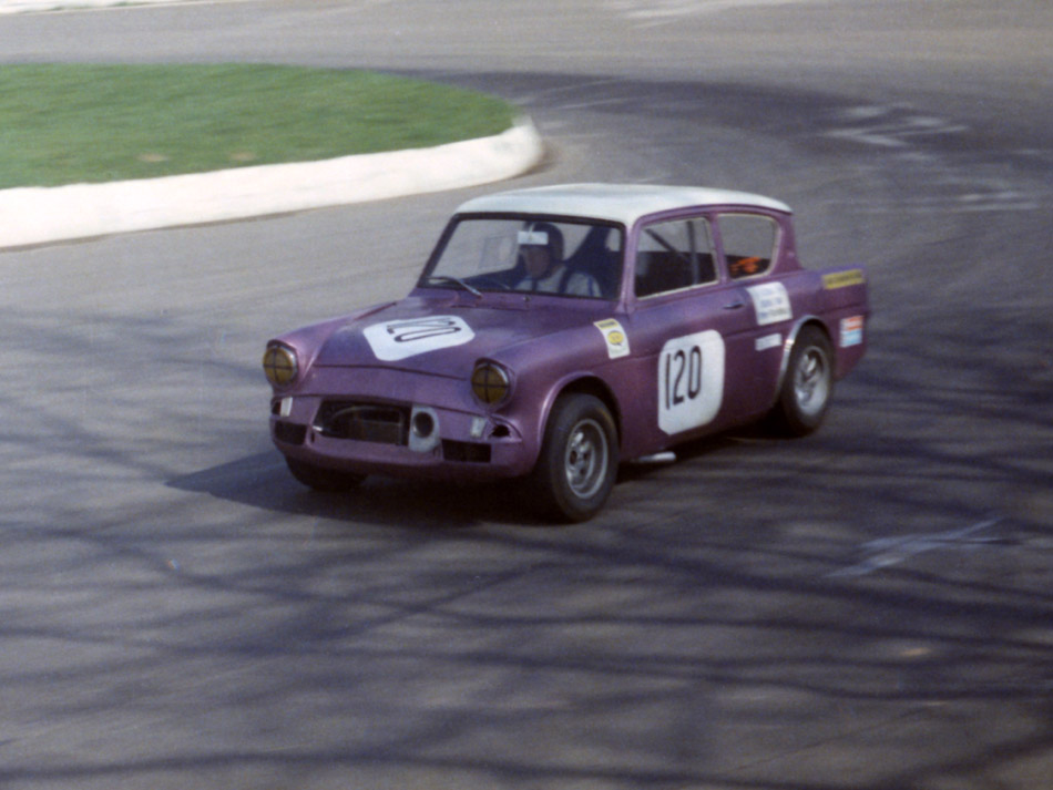 Name:  170_0419_016 Anglia.jpg
Views: 1372
Size:  137.1 KB
