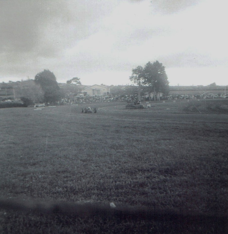 Name:  Pukekohe Jan 1966 GP #20 single seater #7 CCI17112015_0004.jpg
Views: 1758
Size:  139.3 KB