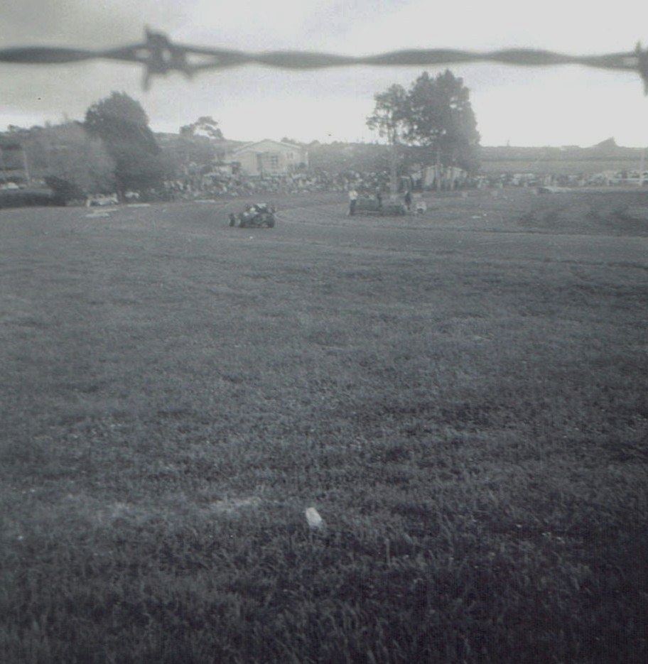 Name:  Pukekohe Jan 1966 GP #21 single seater #8CCI17112015_0005.jpg
Views: 1750
Size:  157.0 KB