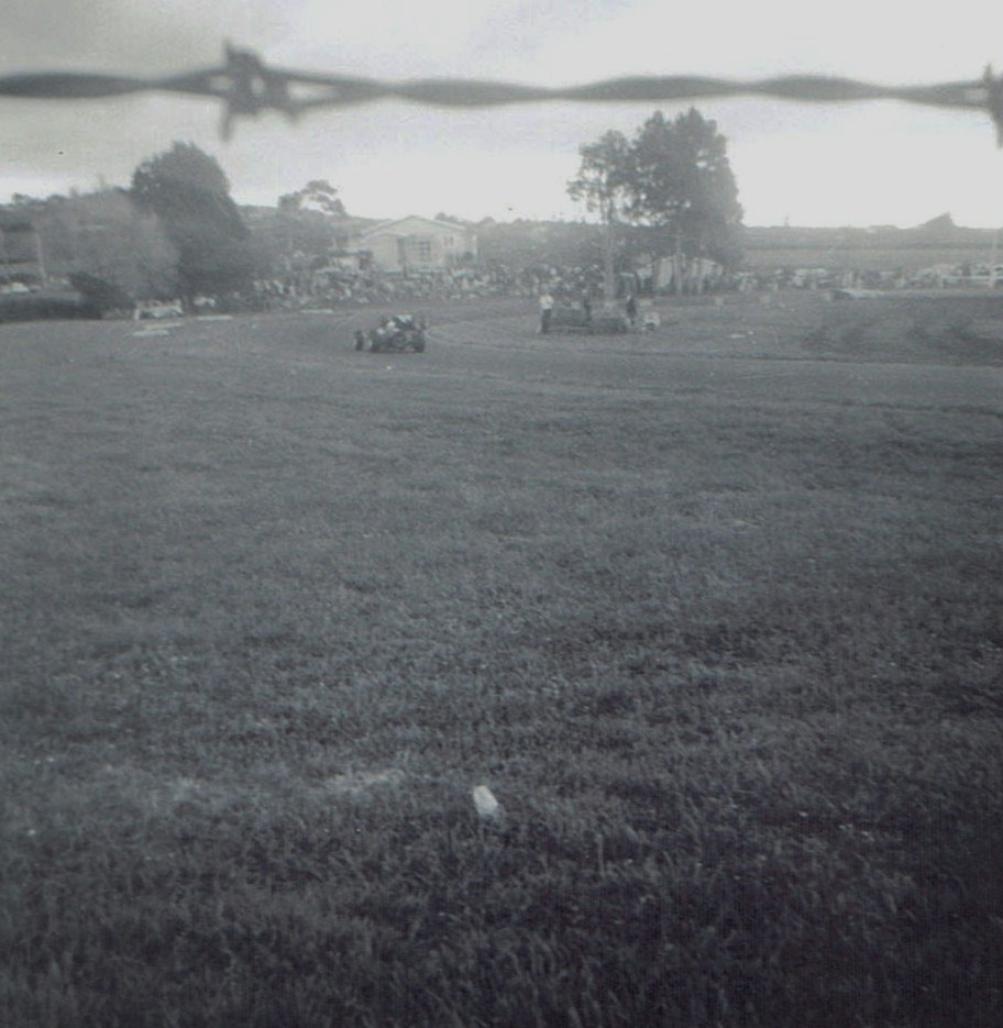 Name:  Pukekohe Jan 1966 GP #21 single seater #8CCI17112015_0005.jpg
Views: 1487
Size:  157.0 KB