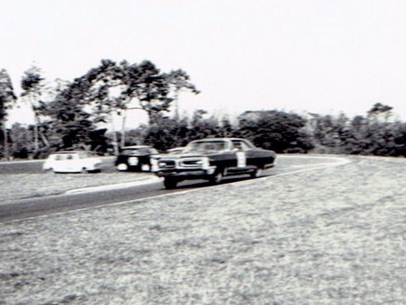 Name:  Pukekohe 1966-68 #14 that Pontiac  -hairpin # 2, CCI03082015 (2).jpg
Views: 2249
Size:  83.5 KB