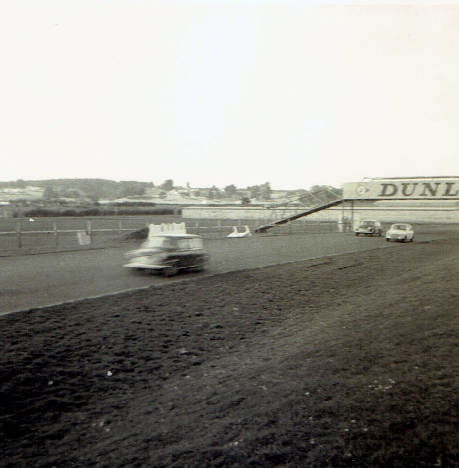 Name:  Pukekohe 1966-68 # 14 Minis - Dunlop bridge - the loop CCI22112015_0001.jpg
Views: 2840
Size:  147.9 KB