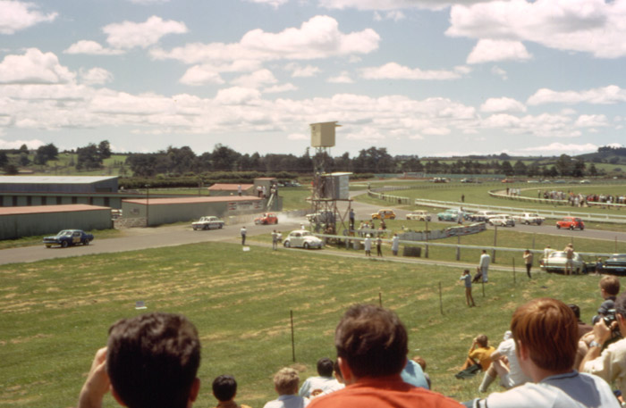 Name:  Start saloon car race Pukekohe Oct 69.jpg
Views: 1861
Size:  88.3 KB