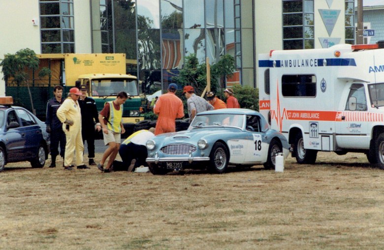 Name:  Telecom Motorfest 1994 Chris White Healey 3000 Incident at roundabout CCI27112015 (780x508).jpg
Views: 2863
Size:  144.9 KB