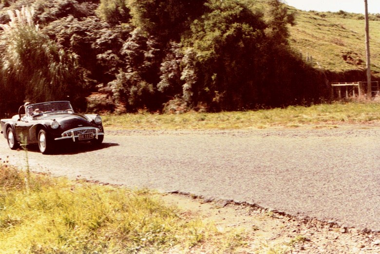 Name:  AHCCNZ Otaua Hill Climb 1985 #17 Daimler pic 2 CCI30112015_0001 (780x522).jpg
Views: 3030
Size:  170.9 KB