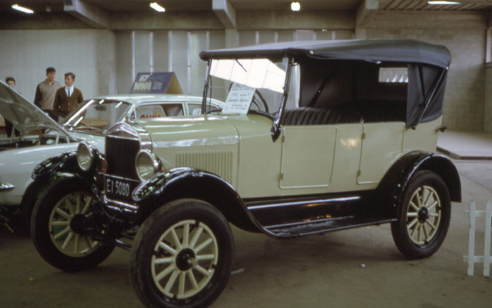 Name:  Vintage Car Hamilton Jan 68 a.jpg
Views: 2068
Size:  73.6 KB